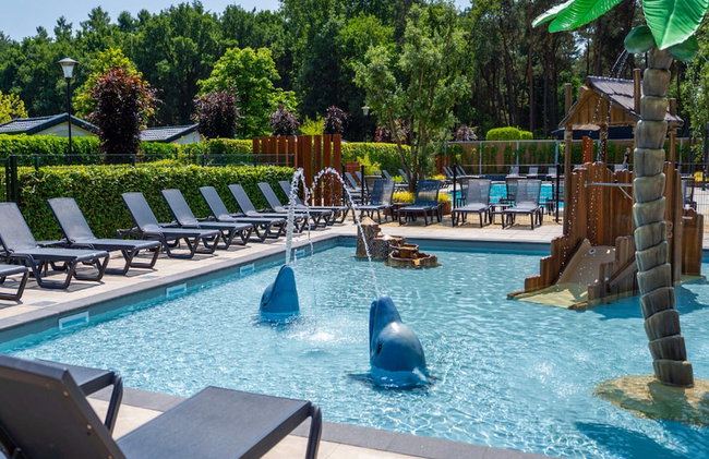 Beautiful Chalet With Airco, in a Holiday Park - Foto 13