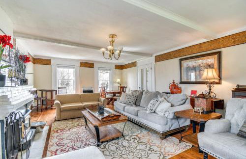 Lakefront Cayuga Retreat with Private Deck and Hot Tub - Foto 10