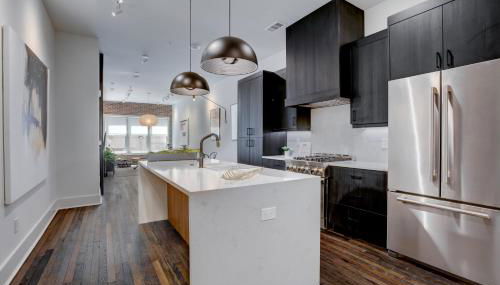 Loft condo by Mercedes Benz w balcony Apt 101 - Foto 3