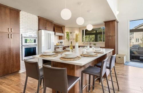 Mid-Century Mod - 7 BR Sleeps 22 - Hot Tub & Game Room - Foto 26