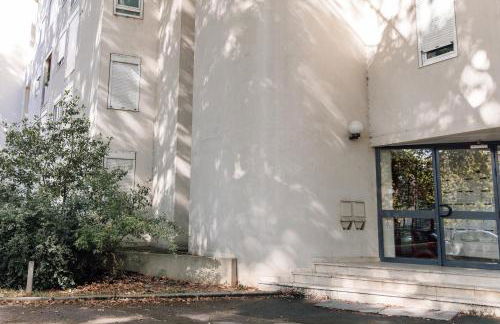 Studio design rénové/ Berges du Rhone - Photo 2