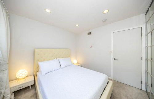 Luxury 3BR with Cabana Oasis Pool & Style - Foto 15