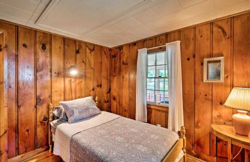 Cape Cod House with Grill and Yard - Drive to Beach! - Foto 16