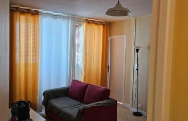 Charming 3-Bedroom Apartment in Saint-Pierre-des-Corps - Foto 2