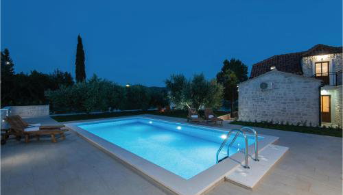 Three-Bedroom Holiday Home In Loviste - Foto 3