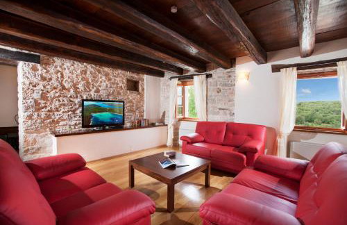 Villa Poropati, Grožnjan, Istria - Luxury Countryside Estate for up to 19 persons - Large pool of 80m2 with kids section - Foto 15