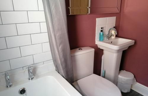 Chester 4 Bedroom House, Contractors & Leisure by Rework Accommodation - Photo 51