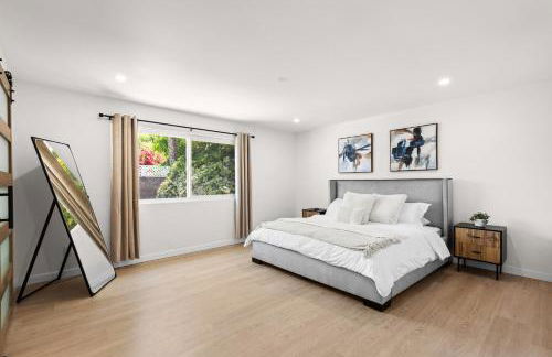 NEW Remodeled Northridge 5 Bedroom Near CSUN & Sherwood Forest - Foto 11