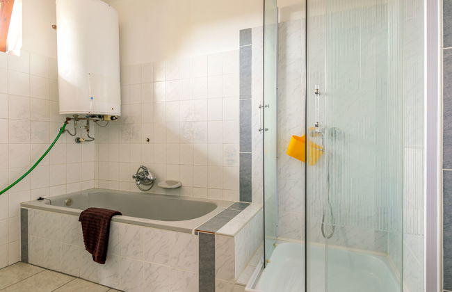 6 bedroom House in Balatonfenyves with private pool and garden - Photo 18