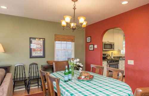 Sea Breeze! Walk to Beach!! In the Village! BBQ! Fast WiFi!! Dog Friendly! - Foto 19