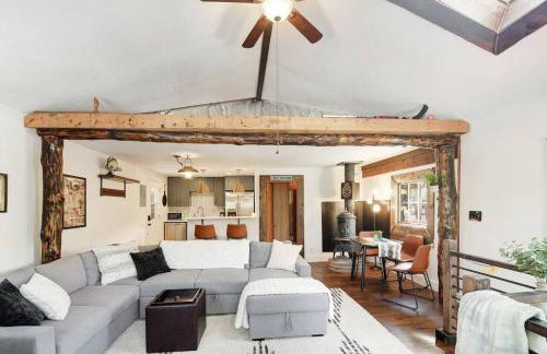 Skipper's Cabin - Photo 16