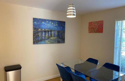 Homely & Warm Trumpington House w Parking, 5 mins drive to Bio Medical Campus, Addenbrooke's & Papworth hospitals - Foto 20