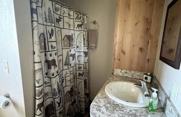 Charming Cabin with Mountain Views Near Madison River in Ennis, Montana - Foto 19