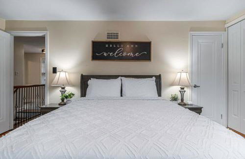 Peaceful Hillside Retreat Firepit & Spacious Yard - Photo 34