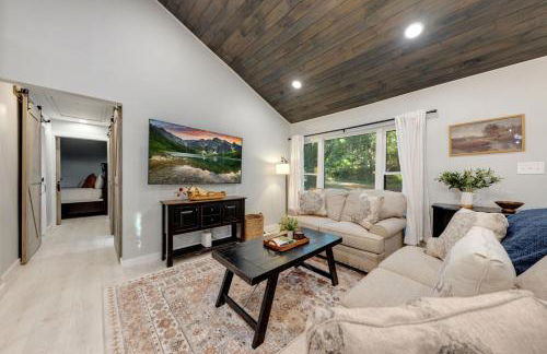 The White Lodge 4BDR Sleeps 8 with Fire Pit - Foto 1