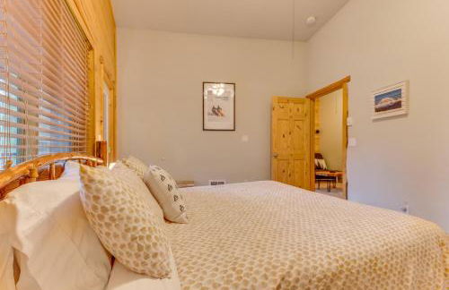 Grizzly Tower Packwood Cabin with Hot Tub! - Foto 26