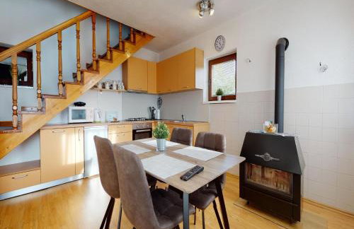 Quiet Country Side Cottage with Private Garden & WiFi near Nature Park Velebit - Foto 18