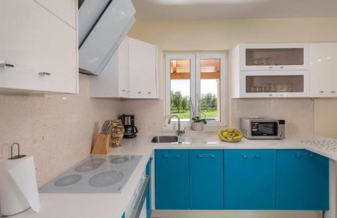 4 Bedroom Gorgeous Home In Pican - Photo 32