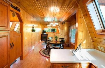 Romantic Forest Cabin with Amazing Private Deck and Spa in Ohio - Foto 7