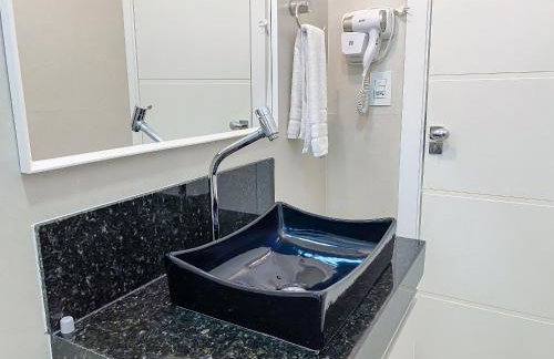 Apto Térreo com 2 quartos (ambos com ar split), sendo 1 suíte, internet privativa 300MBPS, no Residencial Vila Regina, condominio com piscina e área gourmet bem próximo a praia de Taperapuã - Foto 41