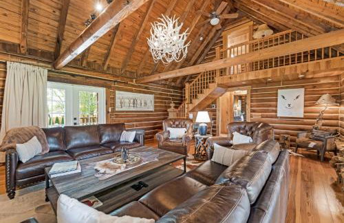 3BR Luxury Log Cabin Near Franklin - Foto 1