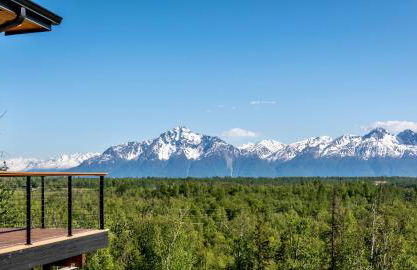 Luxury Living at The Eagles Perch Palmer AK - Foto 3