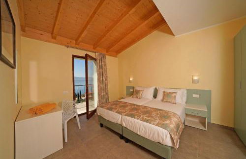 Residence Dany appartamenti con cucina vista lago piscina e parcheggio - Foto 41