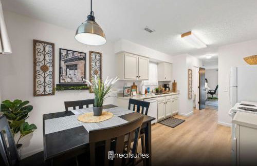 Near Ark Private Parking Patio 2 bed 1&half Bath - Foto 1