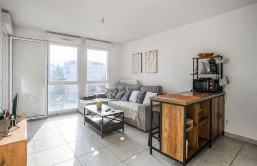 T2 lumineux avec balcon - 4 pers, métro et PartDieu - Foto 1