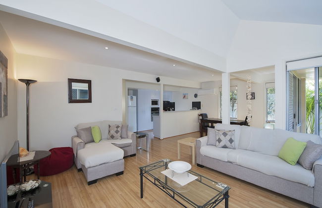 Sea Whispers - Photo 9