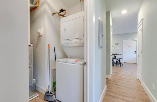 Walk to Front St! Traverse City Condo Near Skiing - Photo 19