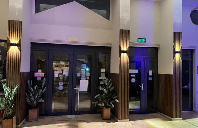 Golden Moon Apart Hotel - Photo 60