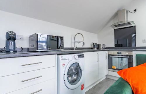 Birmingham Apt-sleeps 4-walk to City Centre-pets - Foto 87