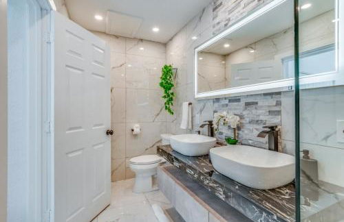 Friendly Fox Luxury Pool & Spa - Near DT & Beach home - Foto 43