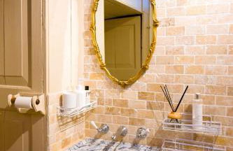 The Old House Apartment - Photo 31