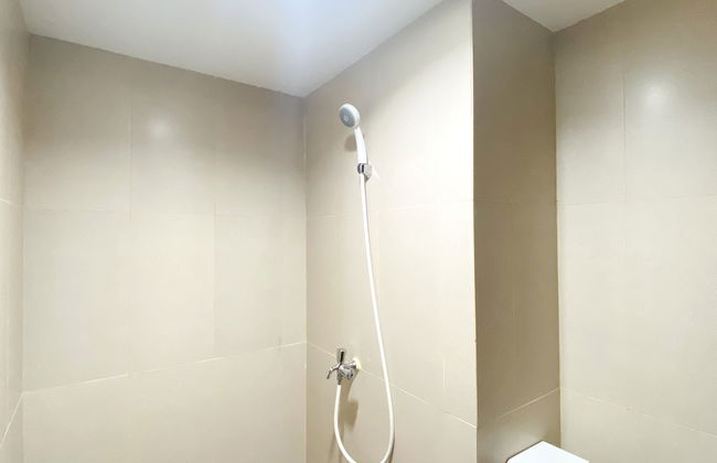 Well Furnished and Cozy Studio at LRT City Jatibening Apartment - Photo 18