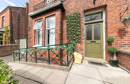 The Hot Tub Townhouse by Holiday Heim - Photo 43