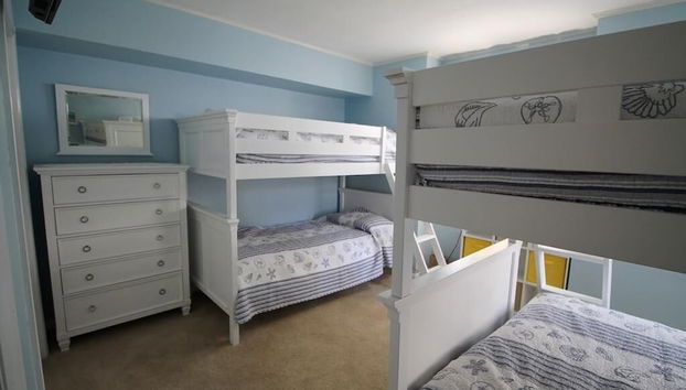 Bellevue Street 4 #6 - Photo 2, Room