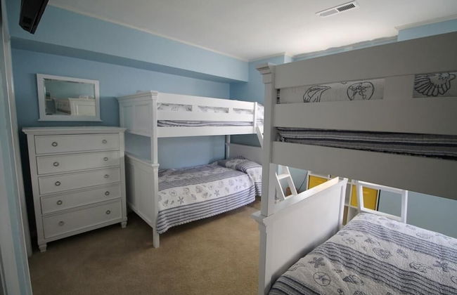 Bellevue Street 4 #6 - Photo 2