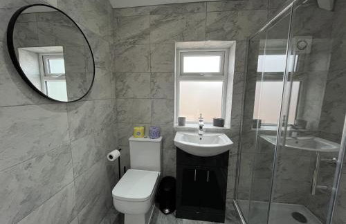 Modern 3-bed stay-away-home sleeps 6 nr Manchester - Foto 33