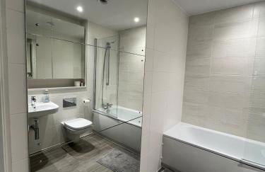 Modern 2bed Apartment in Birmingham City Centre 2 mins from Train Station with Free Parking and WiFi - Foto 30