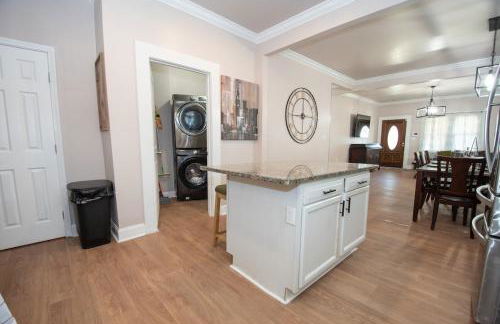 Luxe 6BR Escape Sleeps 24, Private Parking only 5min to Mid&Dtwn ATL - Foto 20