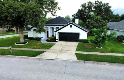 Pool house Best location in Wesley Chapel - Photo 61