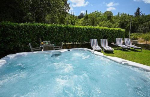 Beautiful Villa surrounded by Greenery with Swimming Pool - Photo 9
