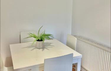 Big 6 Beds Home, Free Private Parking, TV, Garden - Foto 24