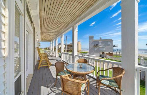 Huge beach house with great views, steps from sand - Foto 36