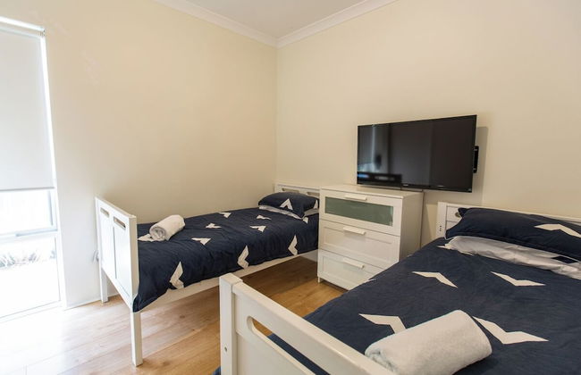 Contemporary Cove - Foto 1