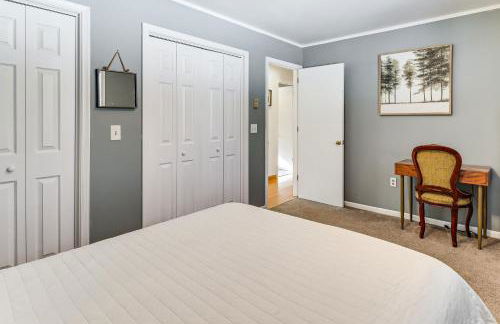 4 Mi to Camelback! Group-Friendly Poconos Cabin - Foto 15