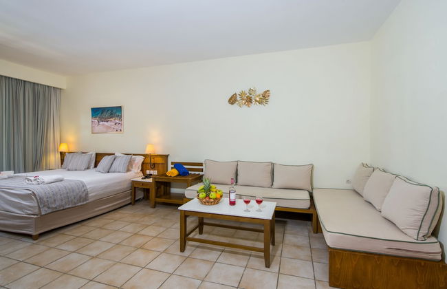 Omega Platanias - Foto 5