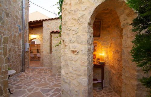 Elena Villa, an Authentic Retreat with Private Pool, By ThinkVilla - Foto 27